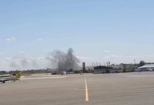 صورة استئناف رحلات الطيران بين بنغازي ومصراتة بعد توقف 7 سنوات