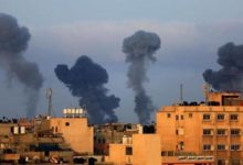 صورة أوامر إسرائيلية بمواصلة الغارات على غزة.. واستهداف شقة سكنية