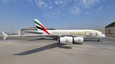 صورة «شعار الخمسين» يزين طائرات «الإمارات» احتفالاً باليوبيل الذهبي