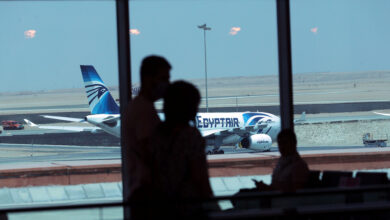 صورة مطار القاهرة يكشف عن عودة رحلات مصر للطيران للإقلاع والوصول من مبنى ٣